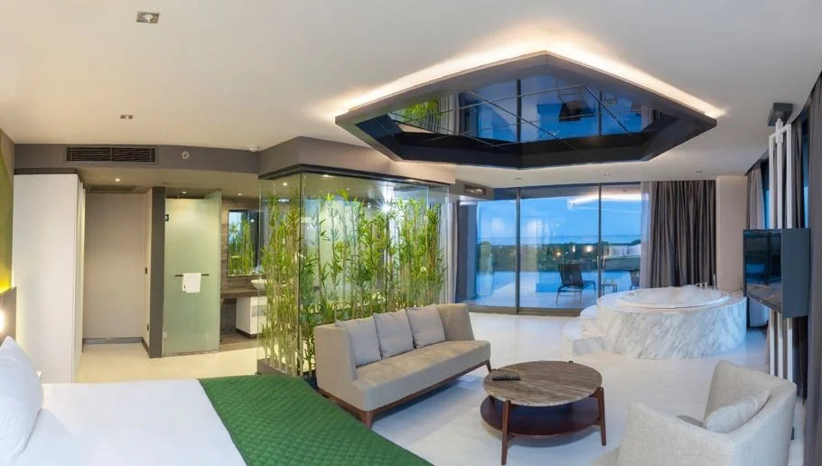 Deluxe Room (with Jacuzzi)